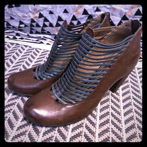 Miz Mooz brown and turquoise leather heels size 10